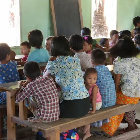 village-school-g7d4da42c8_1920